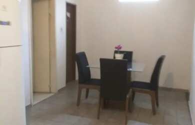 Imagem: A casa possui 2 Dormitórios, 1 Banheiro, 2 Vagas na garagem