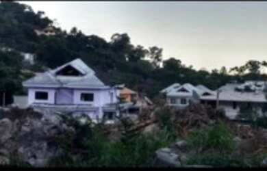 Imagem 4: Terreno ótima localização,rua fácil acesso com casas construídas