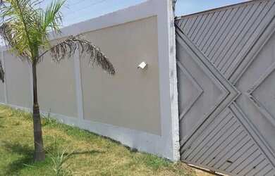 Imagem: A casa possui 2 Dormitórios, 1 Banheiro, 5 Vagas na garagem