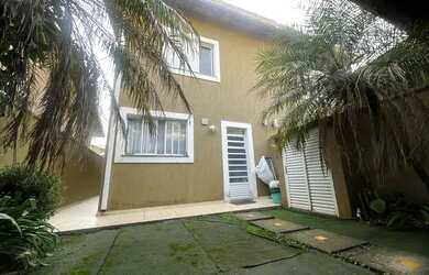 Imagem: A casa em condomínio possui 3 Dormitórios, 2 Banheiros, 2