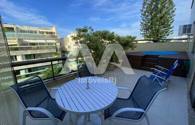 Imagem: O apartamento na cobertura à venda possui 4 Dormitórios, 4