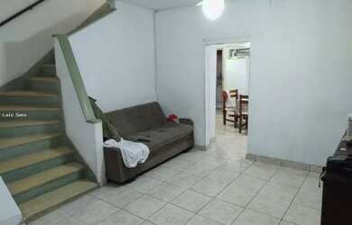 Imagem: A casa possui 2 Dormitórios, 3 Banheiros, 2 Vagas na garagem