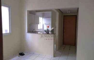 Imagem: O apartamento possui 1 Dormitório, 1 Banheiro, 1 Vaga na garagem