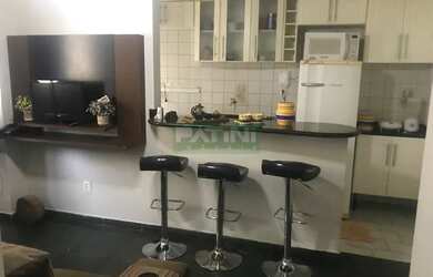 Imagem: O apartamento possui 1 Dormitório, 1 Banheiro, 1 Vaga na garagem