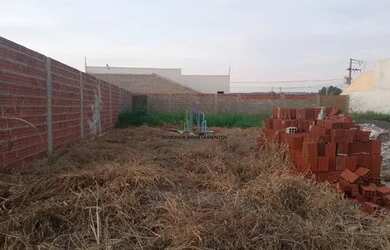 Imagem: O terreno possui 301m² de Área e está localizado em Ecovalley