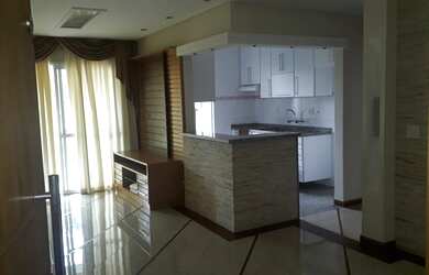 Imagem: O apartamento possui 3 Dormitórios, 1 Banheiro, 2 Vagas na