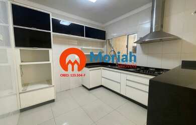 Imagem: A casa em condomínio possui 2 Dormitórios, 3 Banheiros, 2