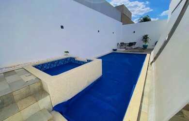 Imagem: A casa em condomínio possui 3 Dormitórios, 5 Banheiros, 4