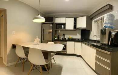 Imagem: A casa possui 3 Dormitórios, 2 Banheiros, 3 Vagas na garagem