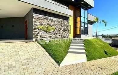 Imagem: A casa em condomínio possui 3 Dormitórios, 4 Banheiros, 4