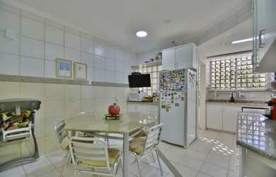 Imagem 9: APARTAMENTO À VENDA - 246m2 - 5 quartos/2 suítes - vazado - SQS 114...