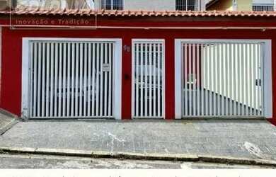 Imagem: A casa possui 4 Dormitórios, 5 Banheiros, 4 Vagas na garagem