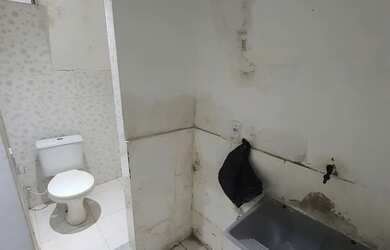 Imagem 6: Alugo casa em Pernambues. 1 Banheiroe1 Dormitório