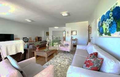 Imagem: O apartamento possui 4 Dormitórios, 3 Banheiros, 2 Vagas na