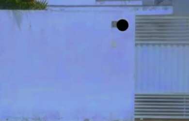 Imagem: A casa possui 2 Dormitórios, 1 Banheiro, 2 Vagas na garagem