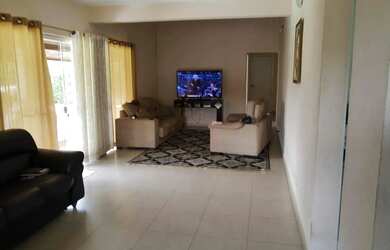 Imagem: A casa em condomínio possui 5 Dormitórios, 5 Banheiros, 5