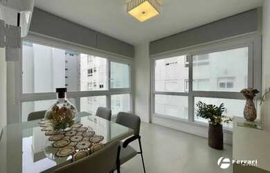 Imagem: O apartamento possui 2 Dormitórios, 2 Banheiros, 1 Vaga na