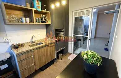 Imagem: O apartamento possui 2 Dormitórios, 2 Banheiros, 1 Vaga na