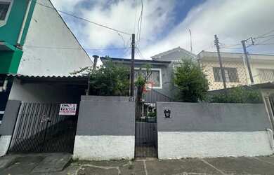 Imagem: O depósito possui 3 Vagas na garagem, 225m² de Área e está