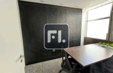 Imagem: O depósito possui 2 Vagas na garagem e 130m² de Área e está