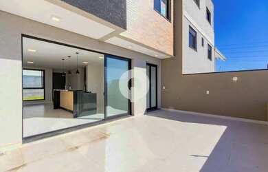 Imagem: A casa em condomínio possui 3 Dormitórios, 5 Banheiros, 5