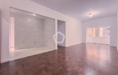 Imagem: O apartamento possui 1 Dormitório, 1 Banheiro, 108m² de Área