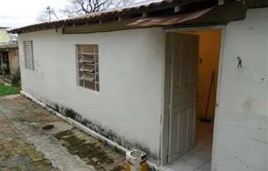 Imagem: A casa possui 1 Dormitório, 1 Banheiro, 30m² de Área, Imóvel