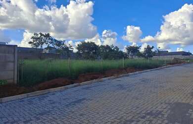 Imagem: O terreno possui 690m² de Área e está localizado em Setor