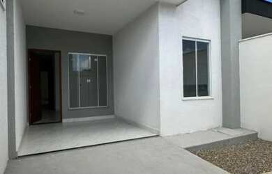 Imagem: A casa possui 2 Dormitórios, 2 Banheiros, 1 Vaga na garagem