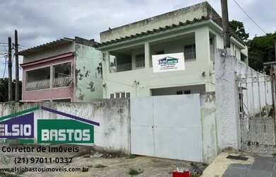 Imagem: A casa possui 4 Dormitórios, 4 Banheiros, 4 Vagas na garagem