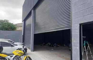 Imagem: O depósito possui 4 Vagas na garagem, 400m² de Área, Imóvel
