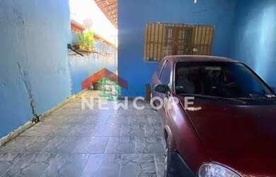 Imagem: A casa possui 3 Dormitórios, 2 Banheiros, 2 Vagas na garagem