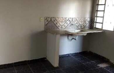 Imagem: A casa possui 2 Dormitórios, 1 Banheiro e está localizado