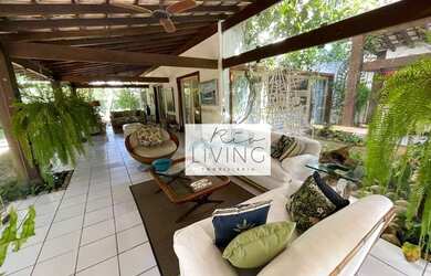 Imagem: A casa em condomínio possui 4 Dormitórios, 3 Banheiros e 1134m²