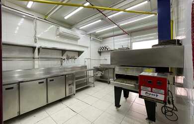 Imagem: O depósito possui 1 Vaga na garagem, 50m² de Área e está