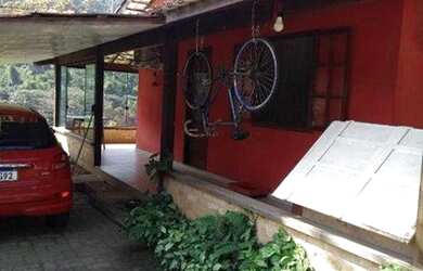 Imagem: A casa em condomínio possui 2 Dormitórios, 1 Banheiro, 2 Vagas