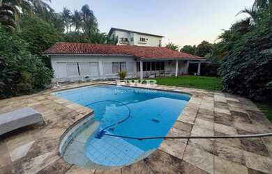 Imagem: A casa em condomínio possui 4 Dormitórios, 1 Banheiro, 2 Vagas