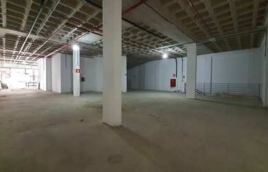 Imagem: O depósito possui 630m² de Área e está localizado em Santo