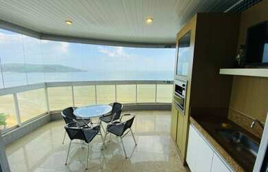 Imagem: O apartamento possui 3 Dormitórios, Acomodam 8 pessoas, 2 Vagas