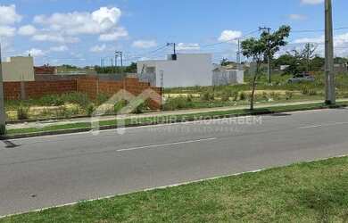 Imagem: O terreno possui 240m² de Área e está localizado em Parque