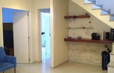 Imagem: A casa possui 4 Dormitórios, 4 Banheiros, 3 Vagas na garagem