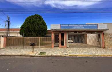 Imagem: A casa possui 2 Dormitórios, 3 Banheiros e 313m² de Área