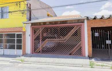 Imagem: A casa possui 5 Dormitórios, 4 Banheiros, 2 Vagas na garagem