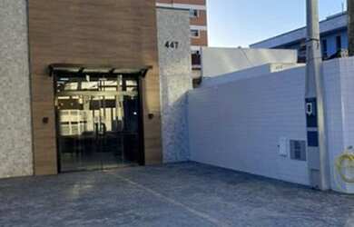 Imagem: O depósito possui 2 Vagas na garagem e 169m² de Área e está