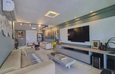 Imagem: O apartamento possui 4 Dormitórios, 5 Banheiros, 3 Vagas na