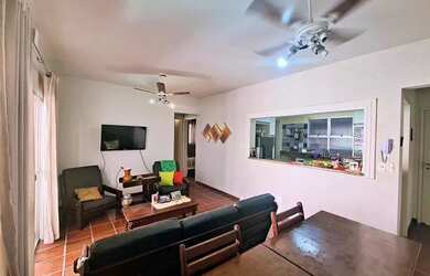 Imagem 2: OPORTUNIDADE AMPLO APARTAMENTO, 02 DORMITÓRIOS, BEM LOCALIZADO