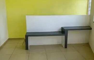 Imagem: A casa possui 2 Dormitórios, 1 Banheiro, 2 Vagas na garagem