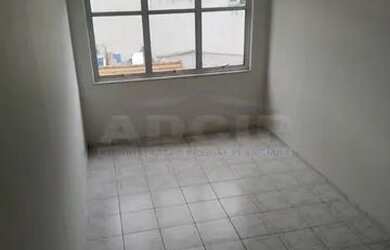 Imagem: O depósito para alugar possui 1 Vaga na garagem e 22m² de