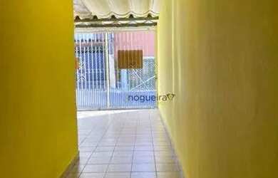 Imagem: A casa possui 3 Dormitórios, 4 Banheiros, 2 Vagas na garagem