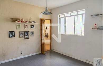 Imagem: O apartamento possui 2 Dormitórios, 1 Banheiro e 70m² de Área